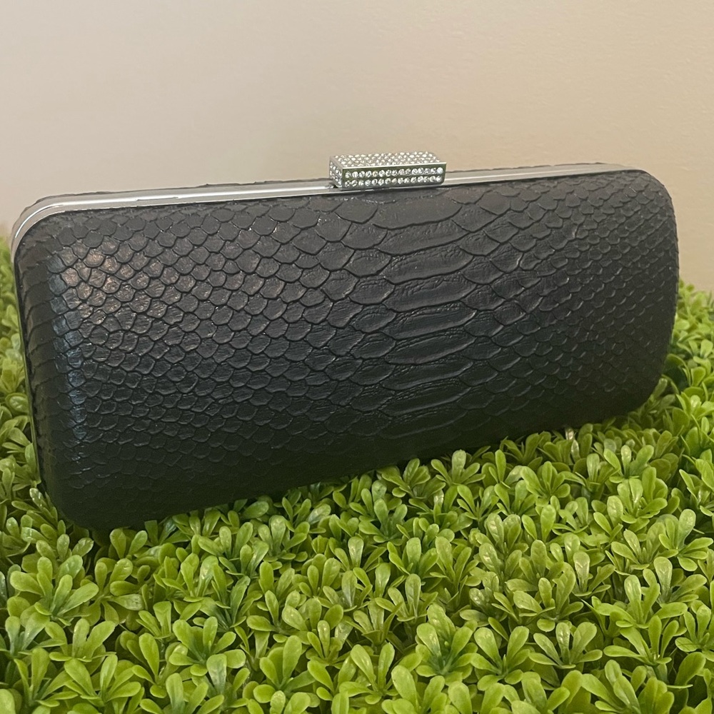 Black faux Snakeskin 🐍 Clutch
